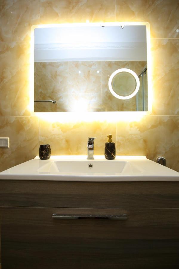 Tafa Deluxe Apartment Vlorë Eksteriør bilde